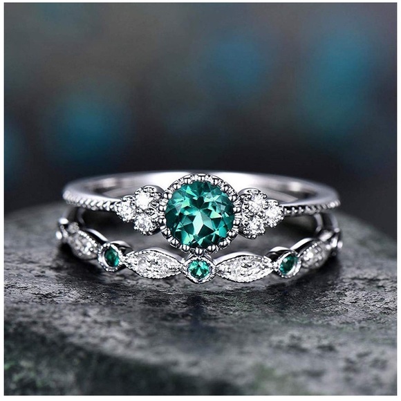 NEW!Dainty 18K Gold & Sapphire Milligrain Ring Set - Picture 3 of 4